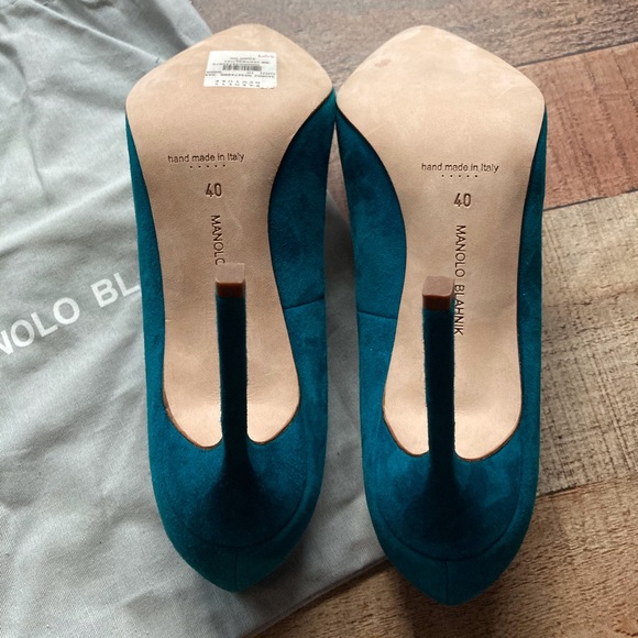 NEW Manolo Blahnik Teal Suede Classic Pointy Pump - Picture 4 of 6